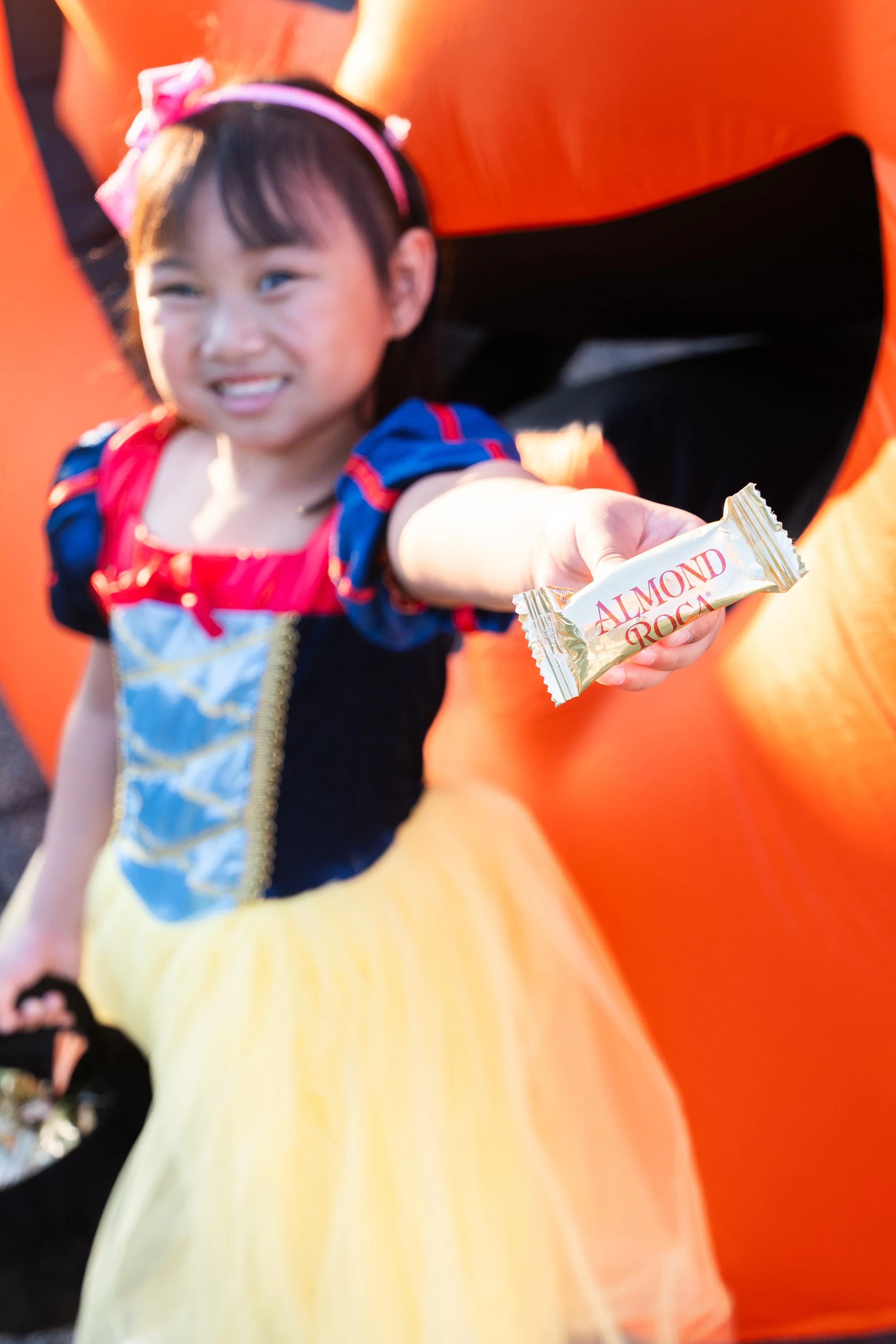 The Ultimate Treat for Trick-or-Treaters: Almond Roca Mini Packs